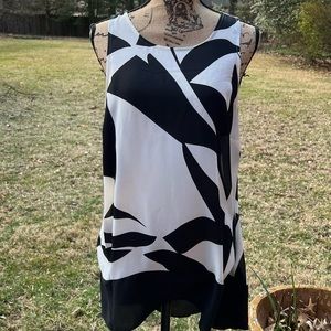 Gorgeous INC black and off white top size 12